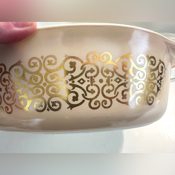 Vtg PYREX #045 Beige Bramble Casserole Dish W/Lid Gold Scroll 2.5 Quart Ovenware - Picture 11 of 15